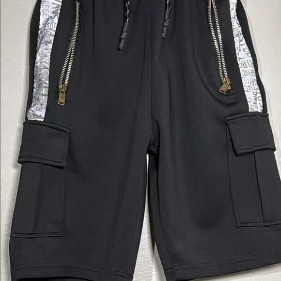 Black Cargo Shorts size 10/12 - Picture 6 of 10